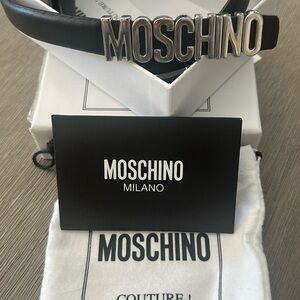 New Woman’s Belt Size M black Think 
Moschino